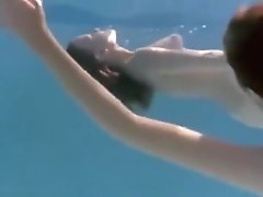 American Girl Convinces English Girls To Skinny Dip
