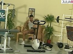 In The Gym The Granny Got Really Horny - Deutscheomas